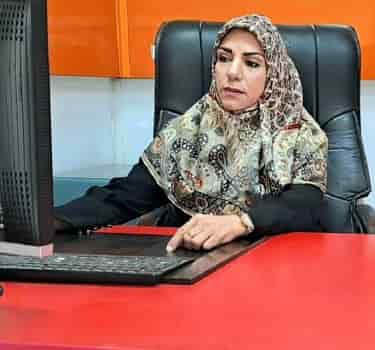 ناهید آیین